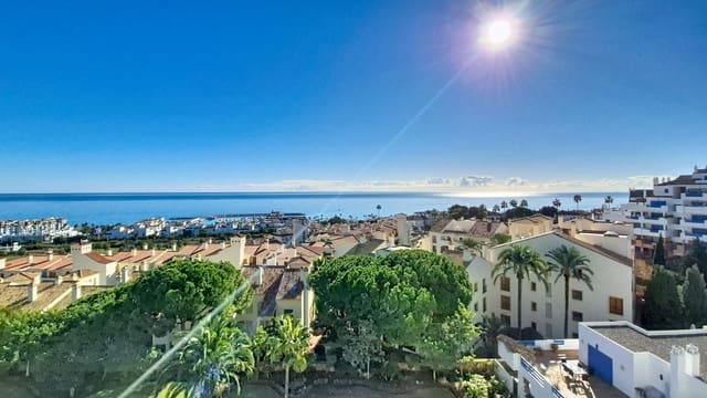 3 soveværelse Penthouse til salg i La Duquesa / Puerto de la Duquesa, Manilva med swimmingpool - € 395.000 (Ref: 9812529)