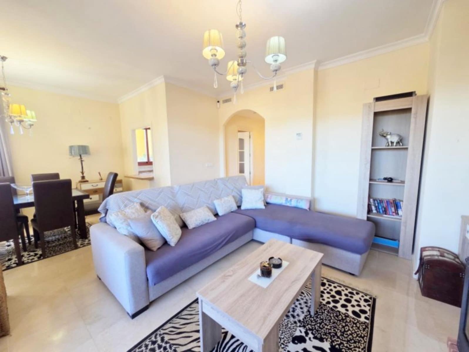 2 sypialnia Apartament na sprzedaż w La Duquesa / Puerto de la Duquesa z basenem - 265 000 € (Ref: 9812532)
