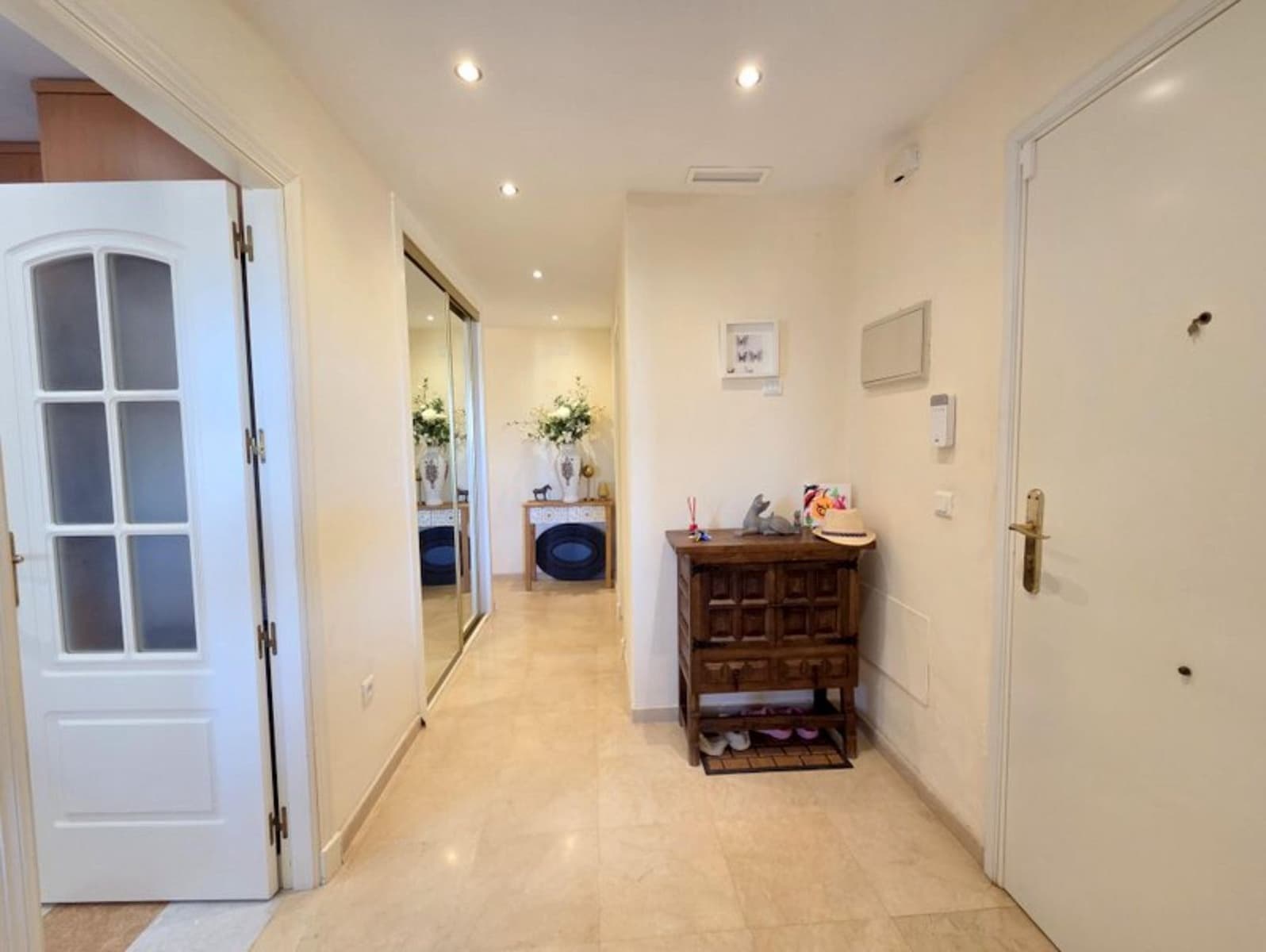 2 sypialnia Apartament na sprzedaż w La Duquesa / Puerto de la Duquesa z basenem - 265 000 € (Ref: 9812532)