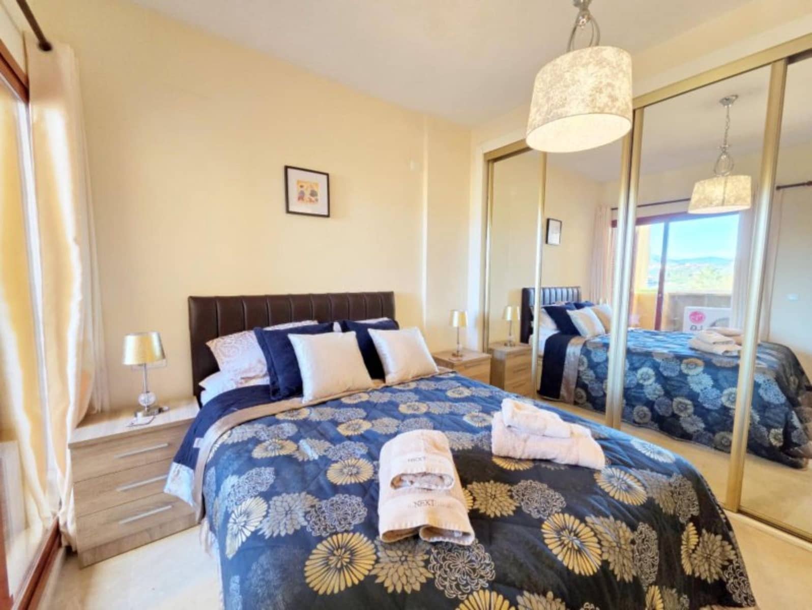2 sypialnia Apartament na sprzedaż w La Duquesa / Puerto de la Duquesa z basenem - 265 000 € (Ref: 9812532)