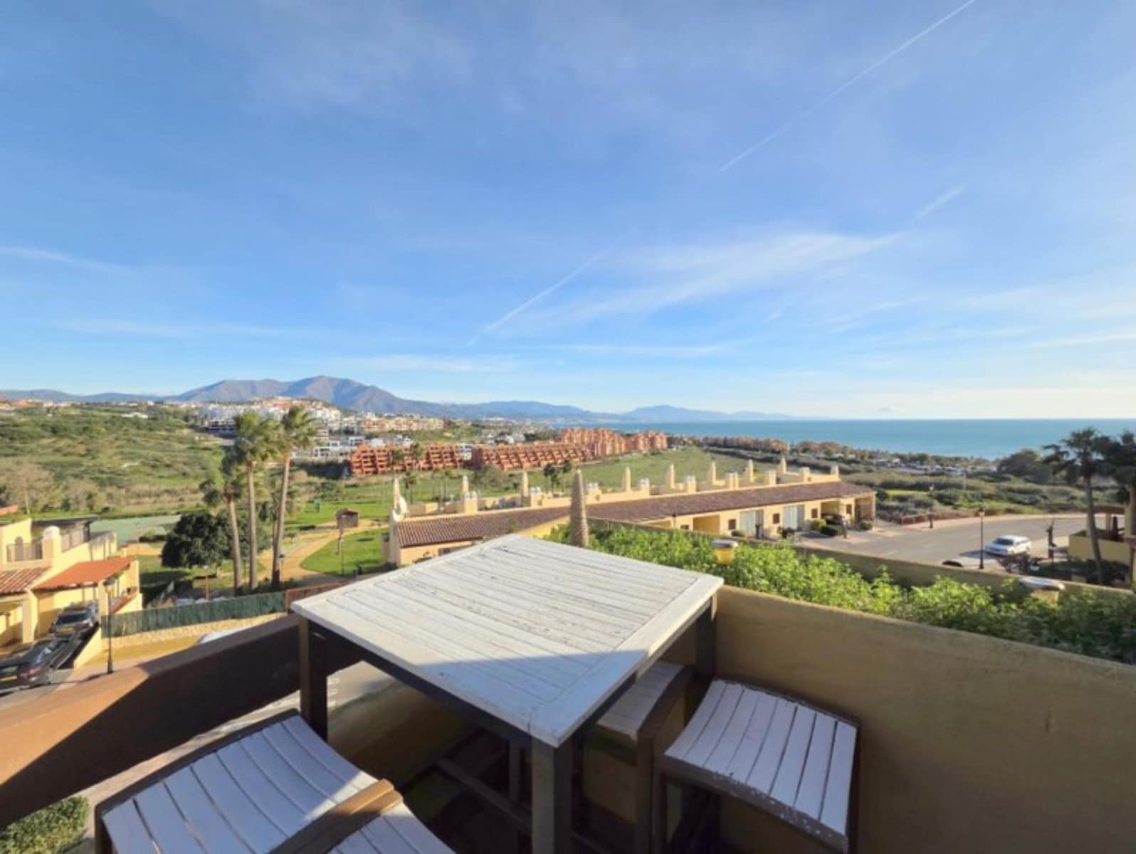 2 sypialnia Apartament na sprzedaż w La Duquesa / Puerto de la Duquesa z basenem - 265 000 € (Ref: 9812532)