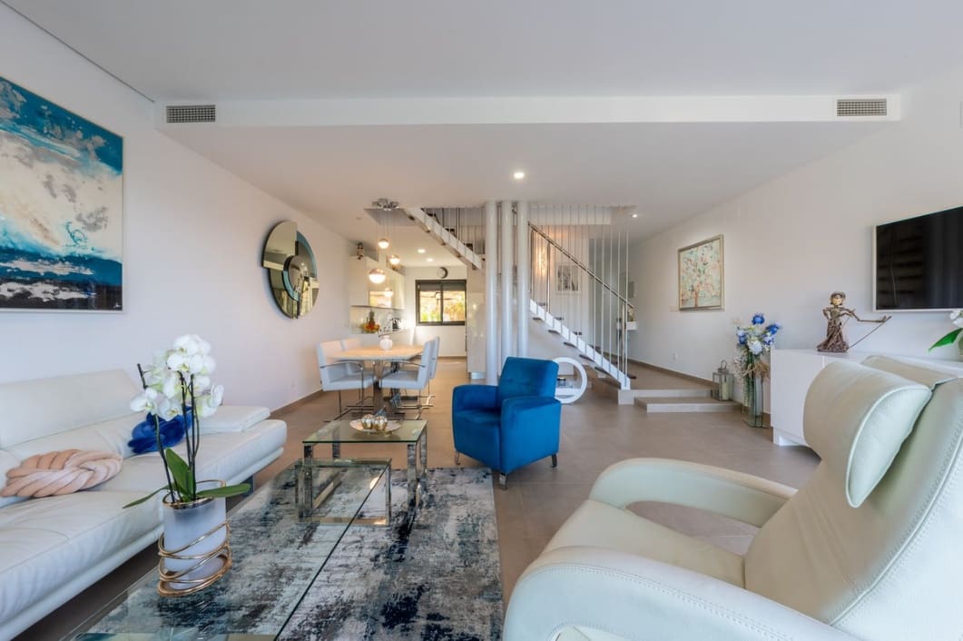 3 makuuhuone Omakotitalo myytävänä paikassa Manilva mukana uima-altaan - 465 000 € (Ref: 9812533)