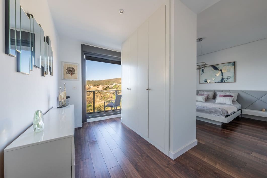 3 makuuhuone Omakotitalo myytävänä paikassa Manilva mukana uima-altaan - 465 000 € (Ref: 9812533)