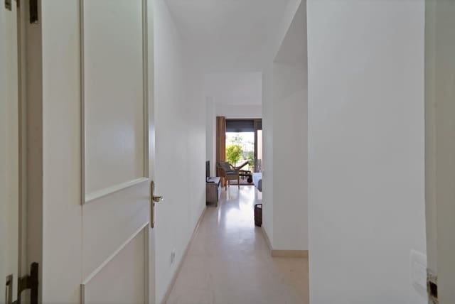 2 Zimmer Apartment zu verkaufen in Estepona mit Pool - 371.175 € (Ref: 9812534)