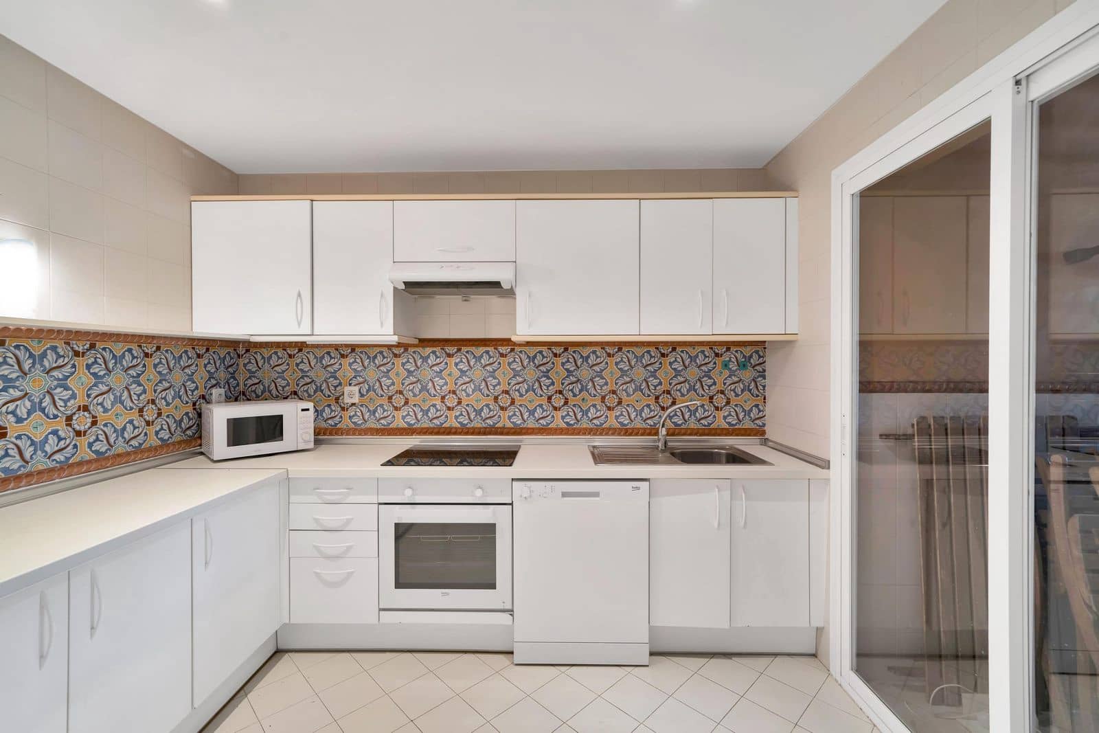 2 Zimmer Apartment zu verkaufen in Estepona mit Pool - 371.175 € (Ref: 9812534)