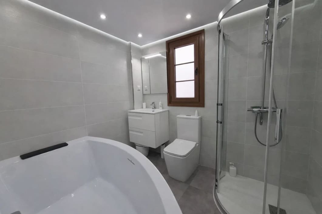 Apartamento de 2 habitaciones en La Duquesa / Puerto de la Duquesa en venta - 310.000 € (Ref: 9812539)