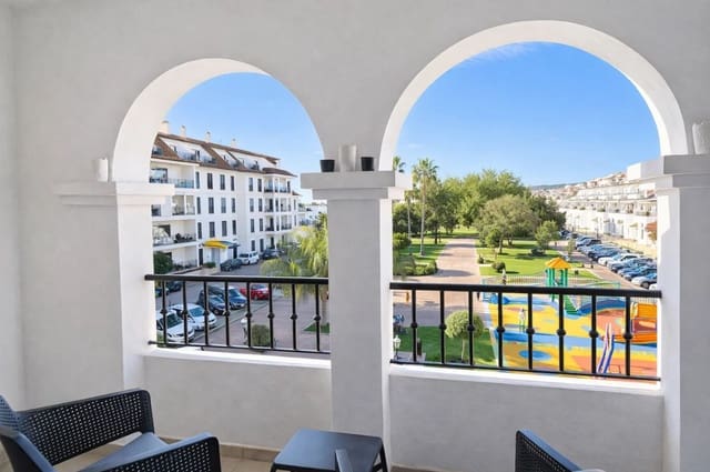 Apartamento de 2 habitaciones en La Duquesa / Puerto de la Duquesa, Manilva en venta - 310.000 € (Ref: 9812539)