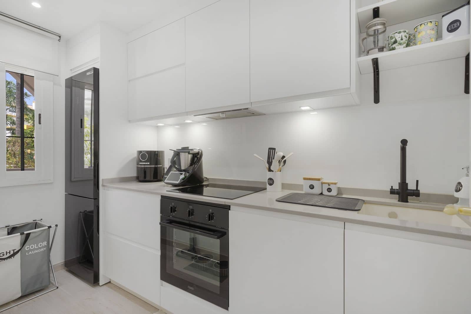 2 Zimmer Apartment zu verkaufen in La Cala de Mijas mit Pool - 295.000 € (Ref: 9812547)