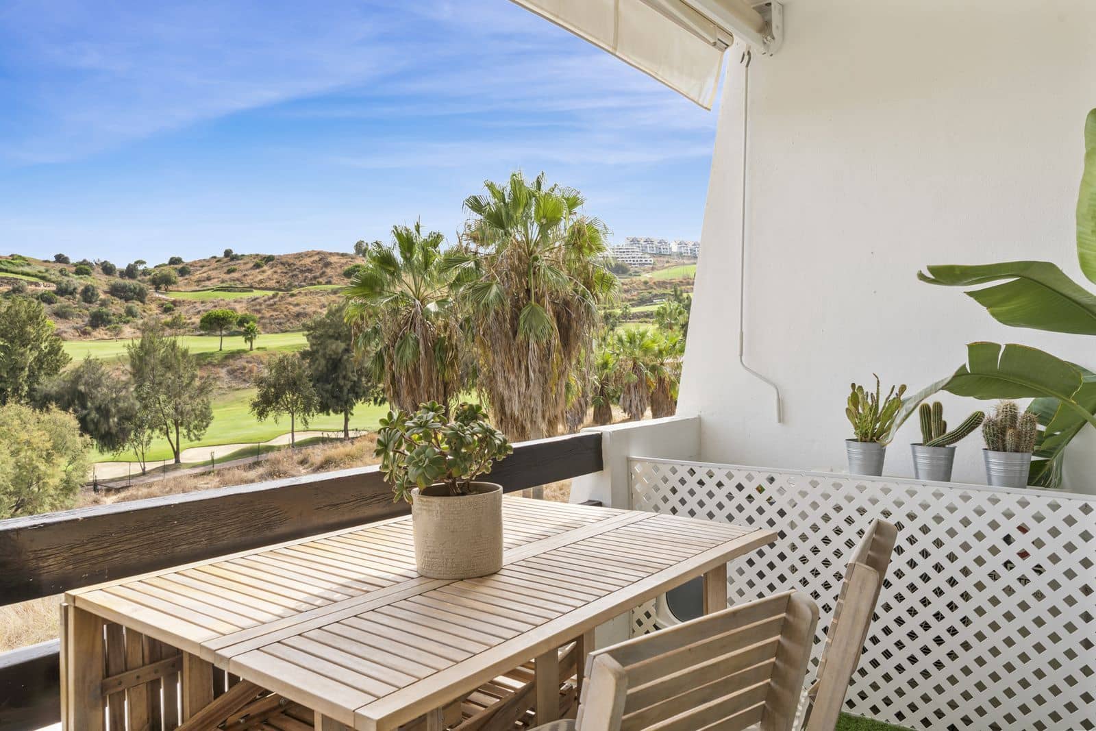 2 Zimmer Apartment zu verkaufen in La Cala de Mijas mit Pool - 295.000 € (Ref: 9812547)