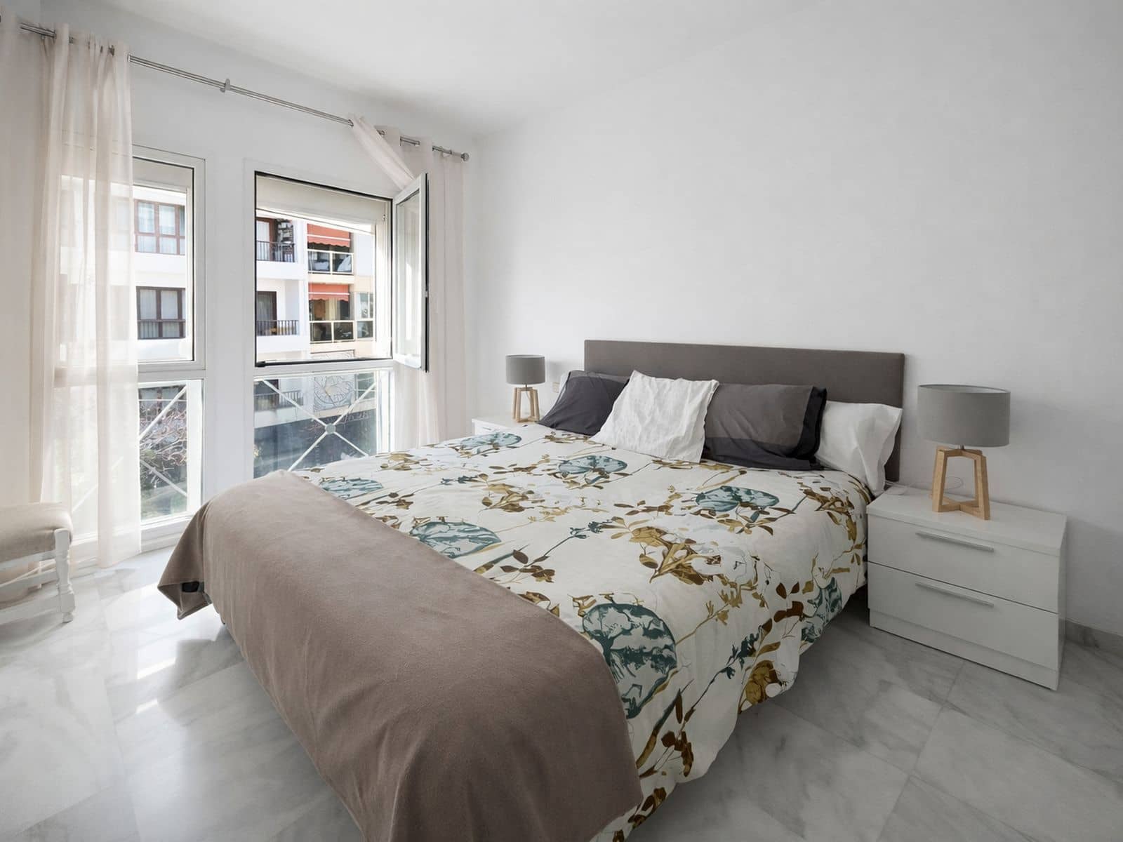 2 Zimmer Apartment zu verkaufen in Estepona - 391.500 € (Ref: 9812550)