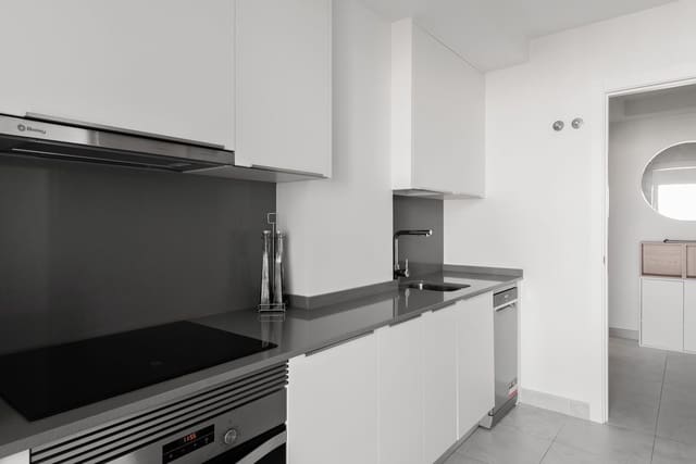 2 bedroom Apartment for sale in Estepona with pool - € 399,000 (Ref: 9812552)