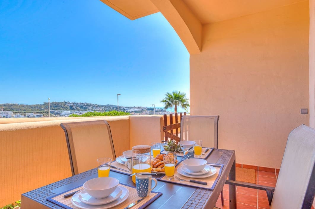 2 makuuhuone Huoneisto myytävänä paikassa La Cala de Mijas mukana uima-altaan 
autotalli - 369 000 € (Ref: 9812559)