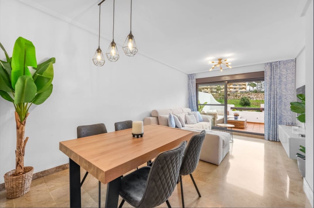 2 quarto Apartamento para venda em Estepona com piscina - 380 000 € (Ref: 9812584)