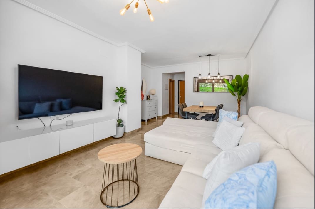 2 quarto Apartamento para venda em Estepona com piscina - 380 000 € (Ref: 9812584)