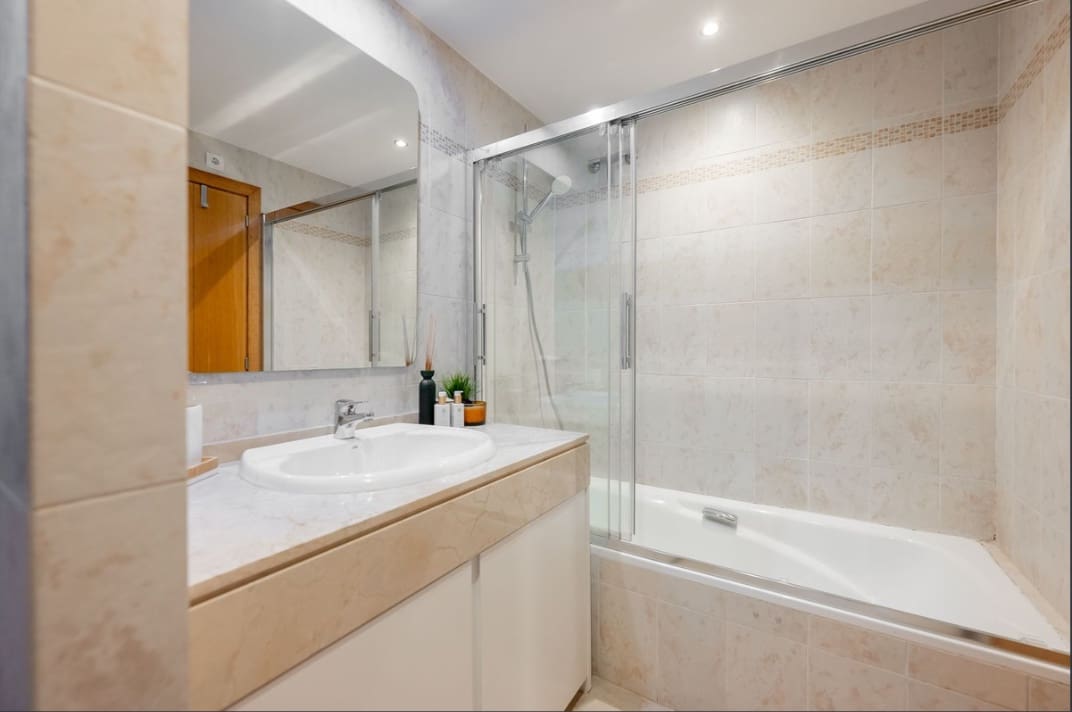 2 quarto Apartamento para venda em Estepona com piscina - 380 000 € (Ref: 9812584)