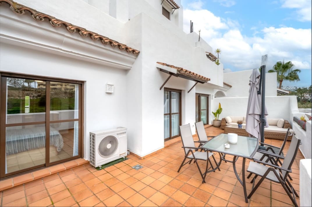 2 quarto Apartamento para venda em Estepona com piscina - 380 000 € (Ref: 9812584)