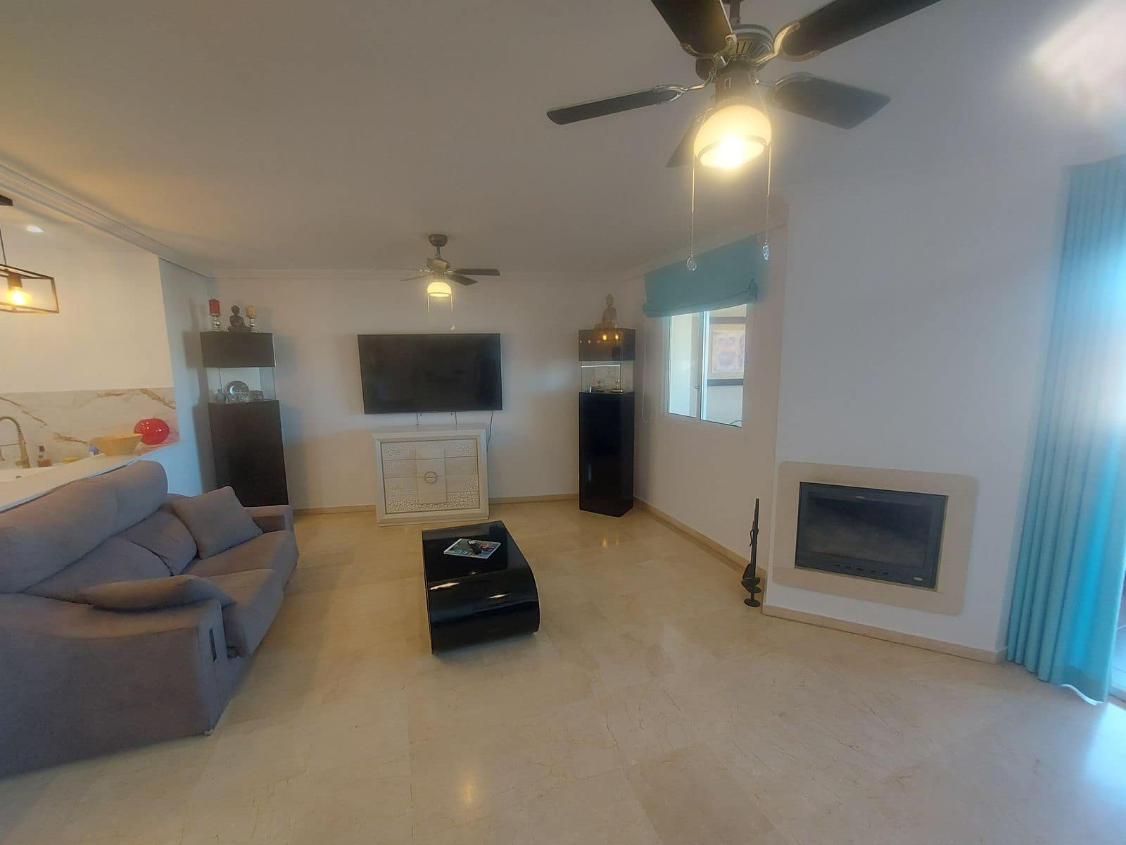 3 sypialnia Apartament na sprzedaż w La Duquesa / Puerto de la Duquesa z basenem garażem - 299 000 € (Ref: 9812592)