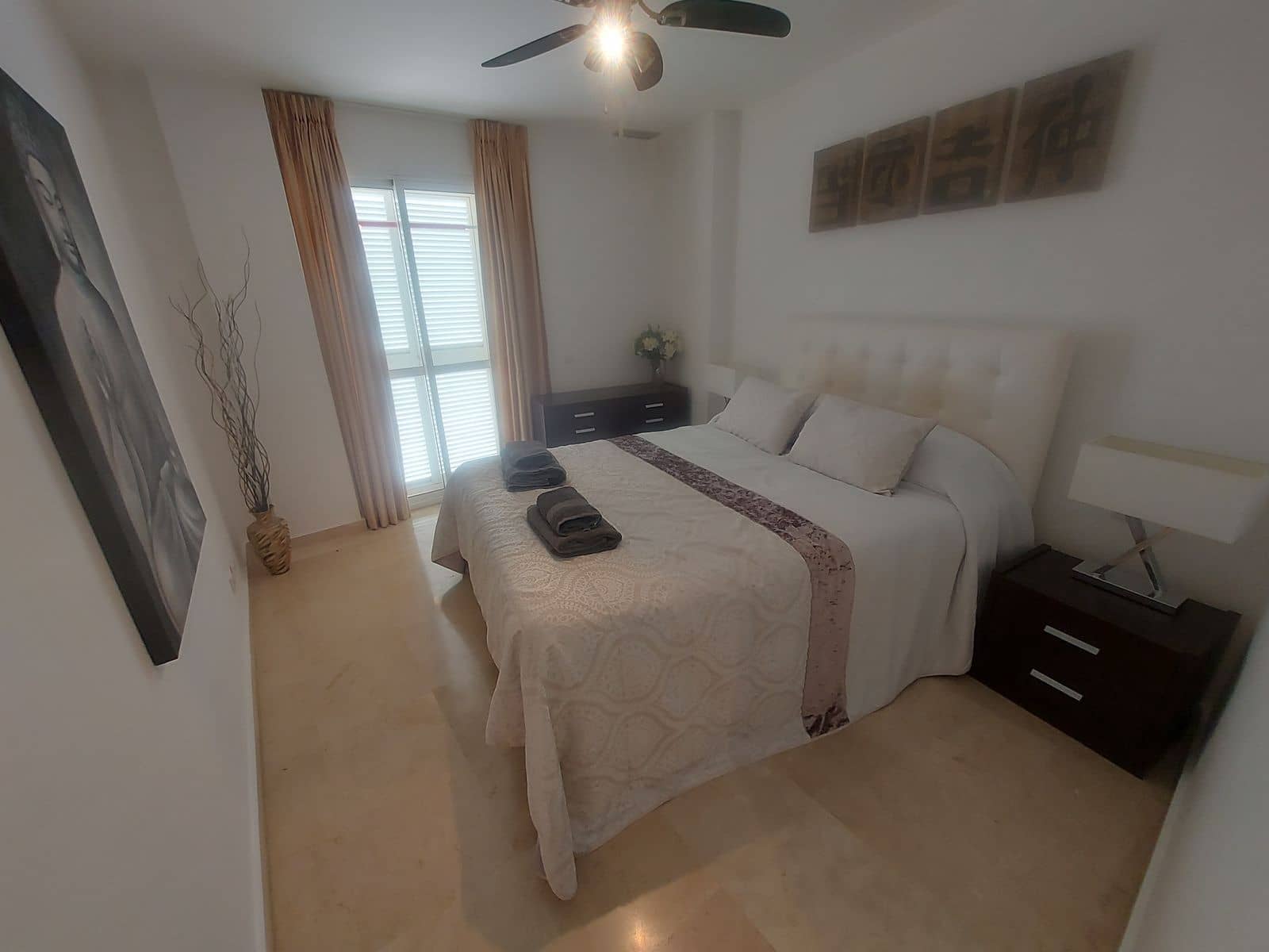3 sypialnia Apartament na sprzedaż w La Duquesa / Puerto de la Duquesa z basenem garażem - 299 000 € (Ref: 9812592)