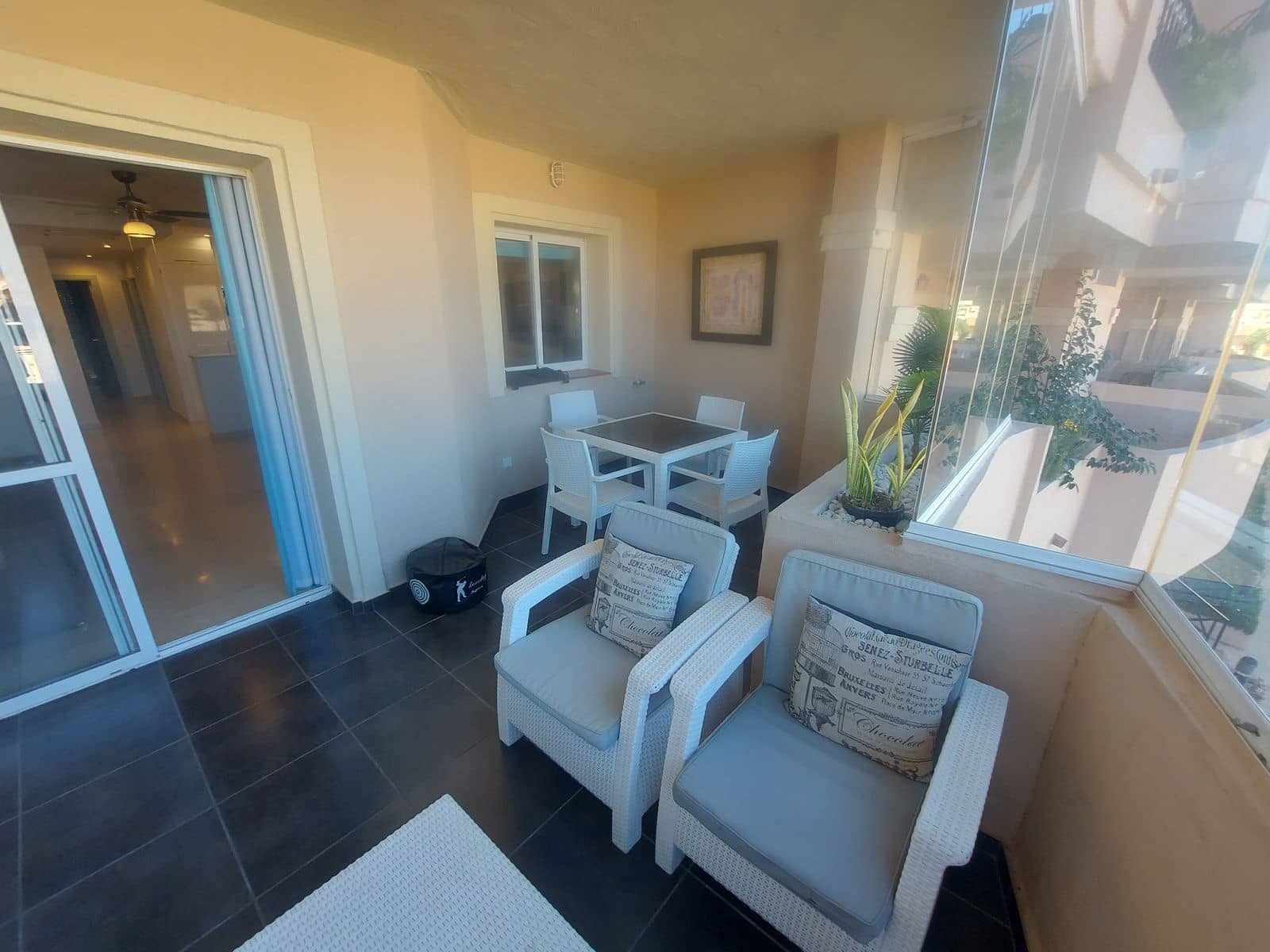 3 sypialnia Apartament na sprzedaż w La Duquesa / Puerto de la Duquesa z basenem garażem - 299 000 € (Ref: 9812592)