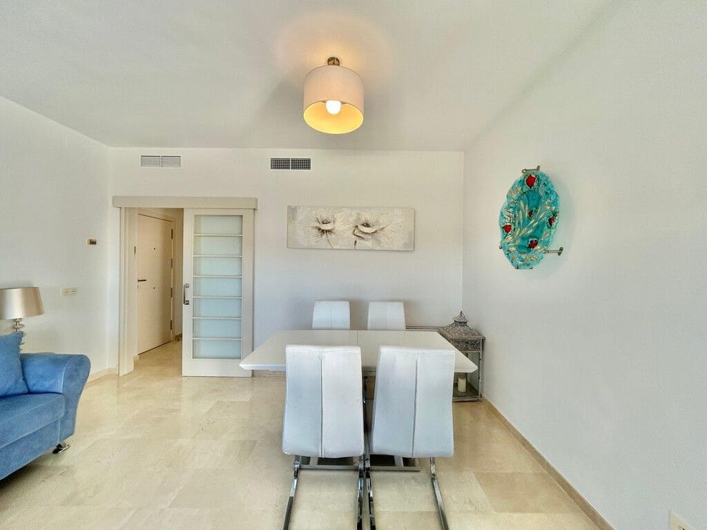 2 sovrum Lägenhet till salu i Estepona med pool - 299 000 € (Ref: 9813479)