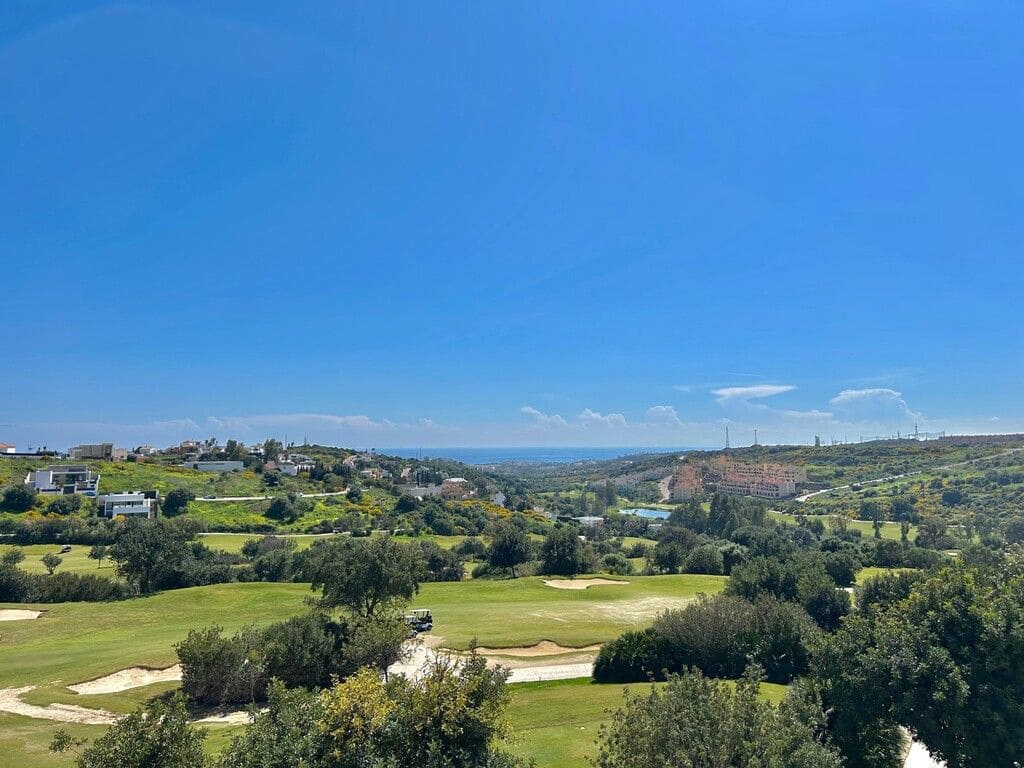 2 sovrum Lägenhet till salu i Estepona med pool - 299 000 € (Ref: 9813479)