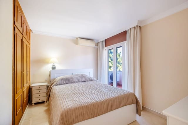 2 makuuhuone Huoneisto myytävänä paikassa Nueva Andalucia, Marbella mukana uima-altaan - 497 500 € (Ref: 9813495)