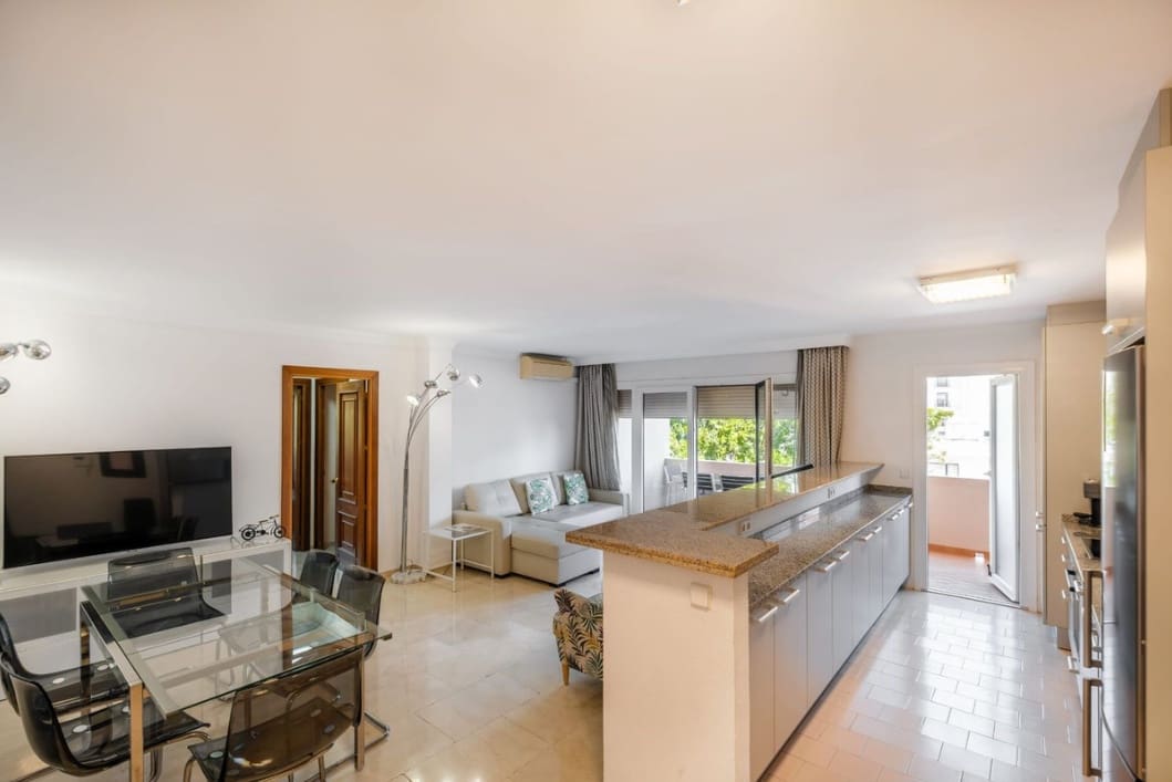 2 makuuhuone Huoneisto myytävänä paikassa Nueva Andalucia mukana uima-altaan - 497 500 € (Ref: 9813495)