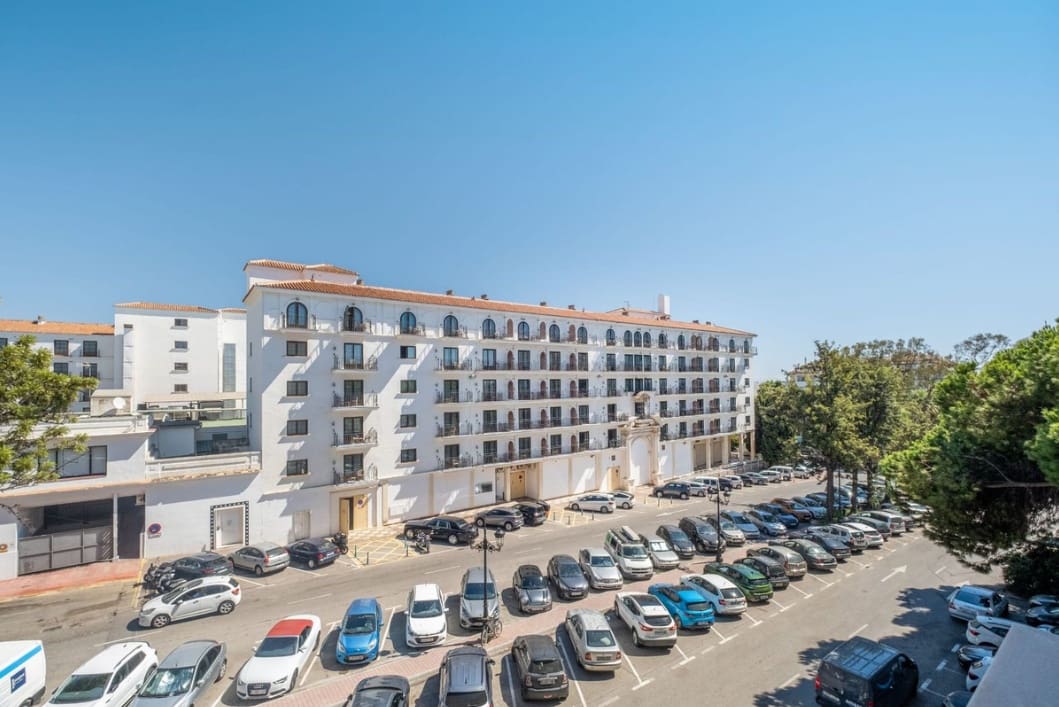 2 makuuhuone Huoneisto myytävänä paikassa Nueva Andalucia mukana uima-altaan - 497 500 € (Ref: 9813495)