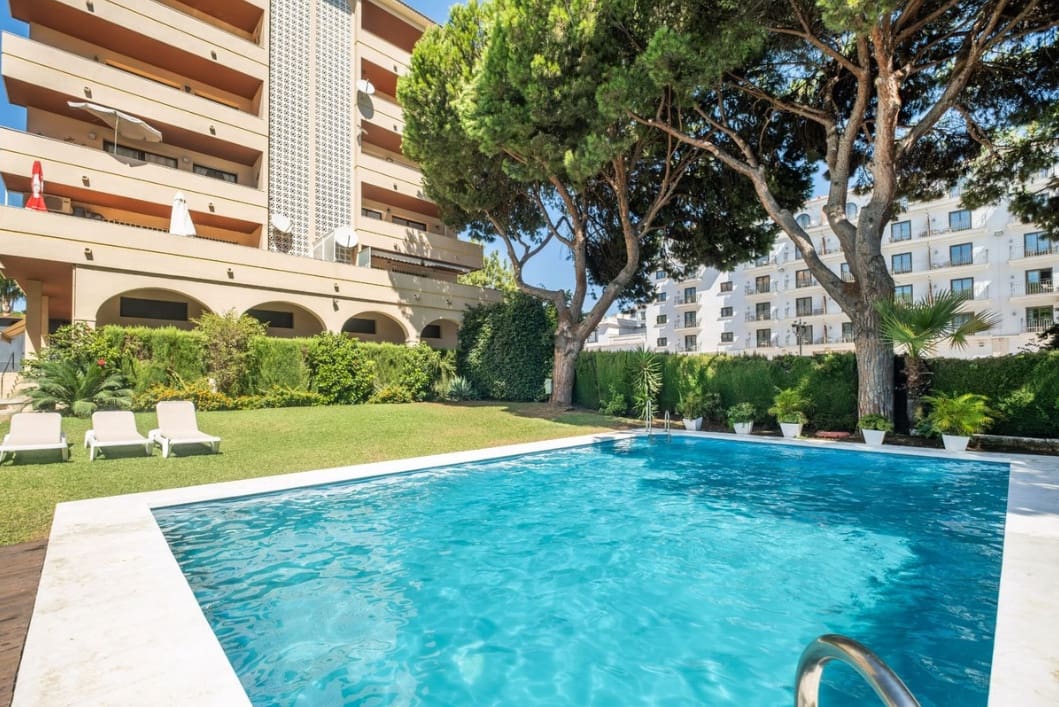 2 makuuhuone Huoneisto myytävänä paikassa Nueva Andalucia mukana uima-altaan - 497 500 € (Ref: 9813495)