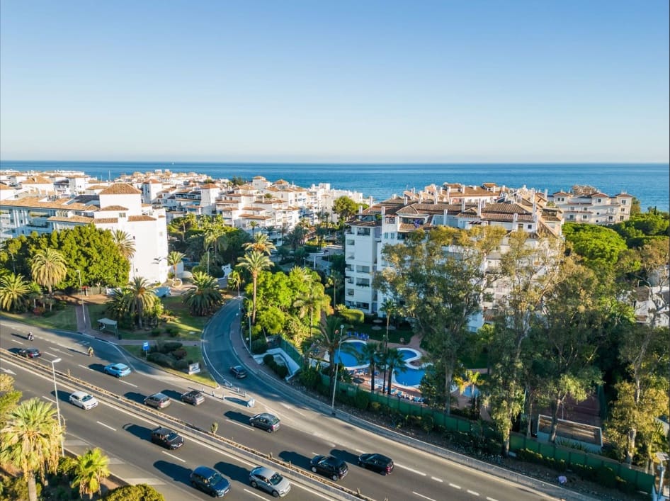 2 makuuhuone Huoneisto myytävänä paikassa Nueva Andalucia mukana uima-altaan - 497 500 € (Ref: 9813495)