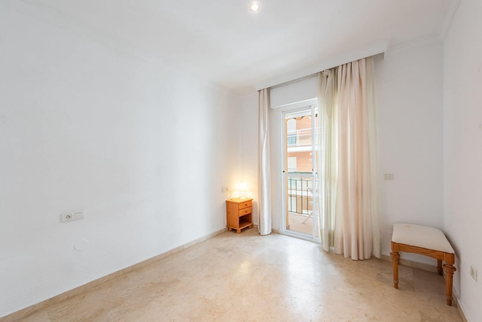 2 quarto Apartamento para venda em Estepona - 325 000 € (Ref: 9813507)