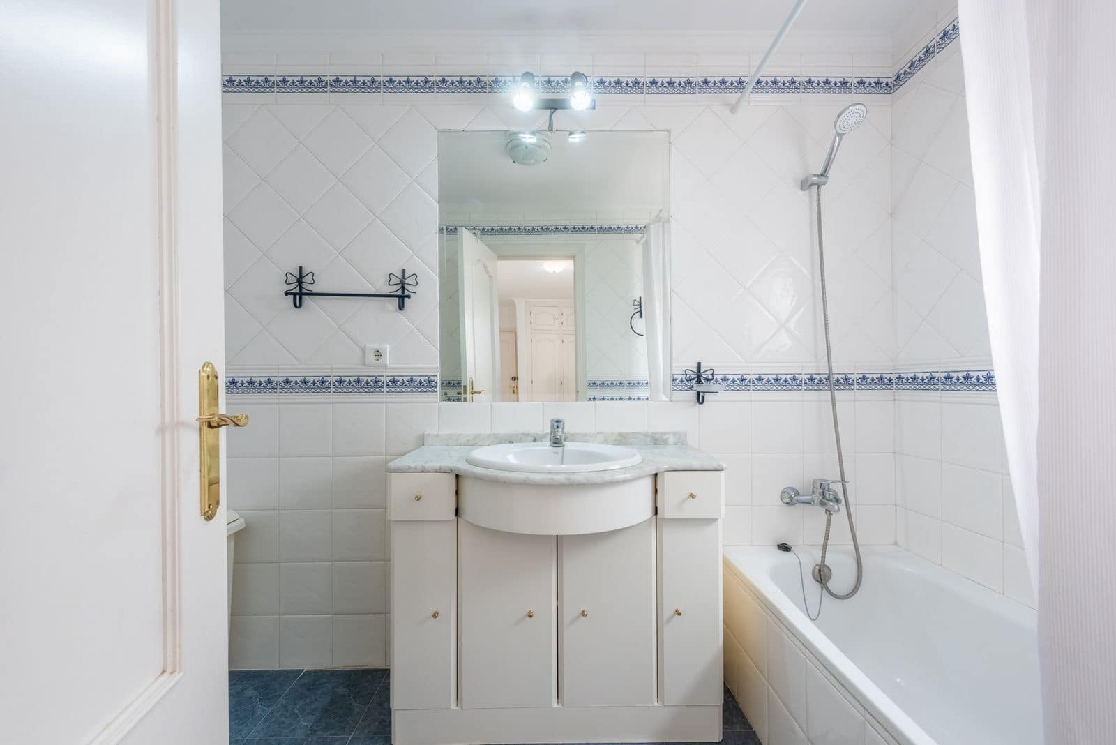 2 quarto Apartamento para venda em Estepona - 325 000 € (Ref: 9813507)
