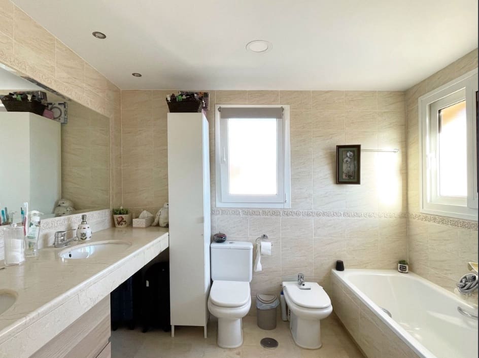 3 sypialnia Dom blizniak na sprzedaż w Riviera del Sol z basenem garażem - 507 000 € (Ref: 9813510)