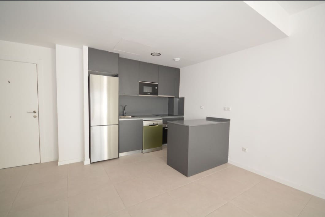 2 quarto Apartamento para venda em Estepona com piscina - 399 000 € (Ref: 9813516)