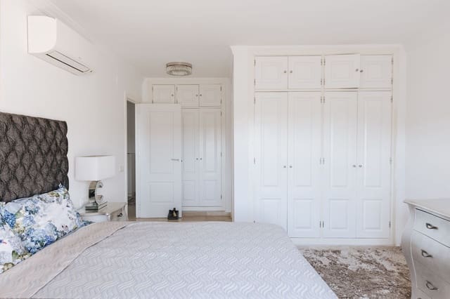 4 Zimmer Penthouse zu verkaufen in Manilva mit Pool Garage - 450.000 € (Ref: 9813520)