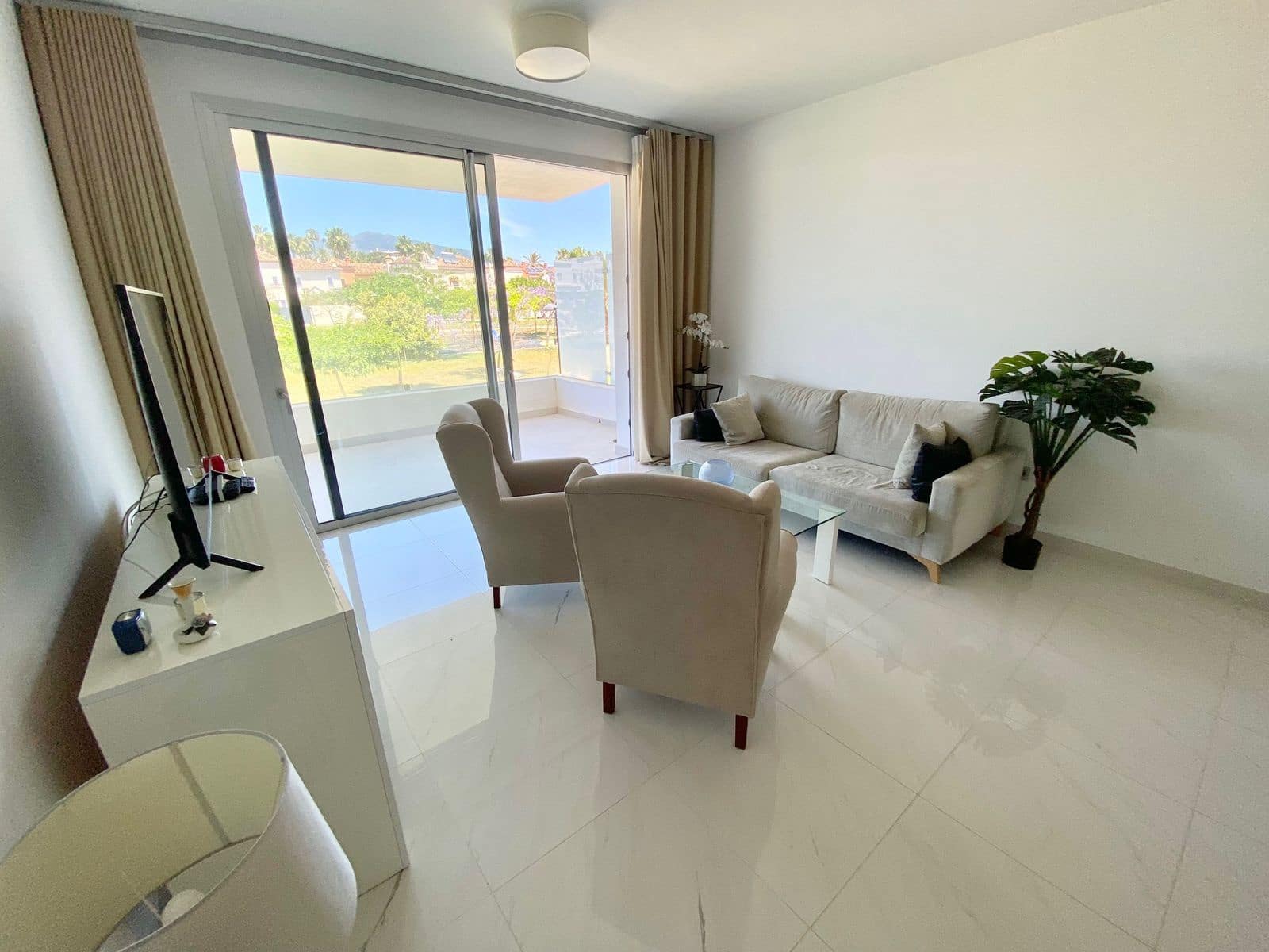 3 sovrum Lägenhet till salu i Estepona med pool - 470 000 € (Ref: 9814027)