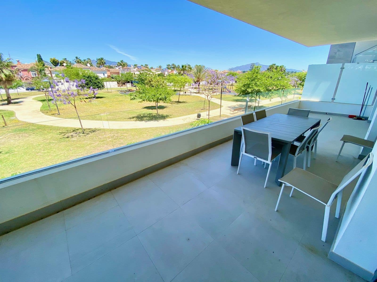 3 sovrum Lägenhet till salu i Estepona med pool - 470 000 € (Ref: 9814027)