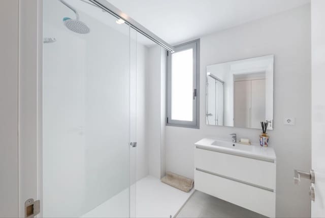 2 sovrum Lägenhet till salu i Estepona med pool - 495 000 € (Ref: 9814035)