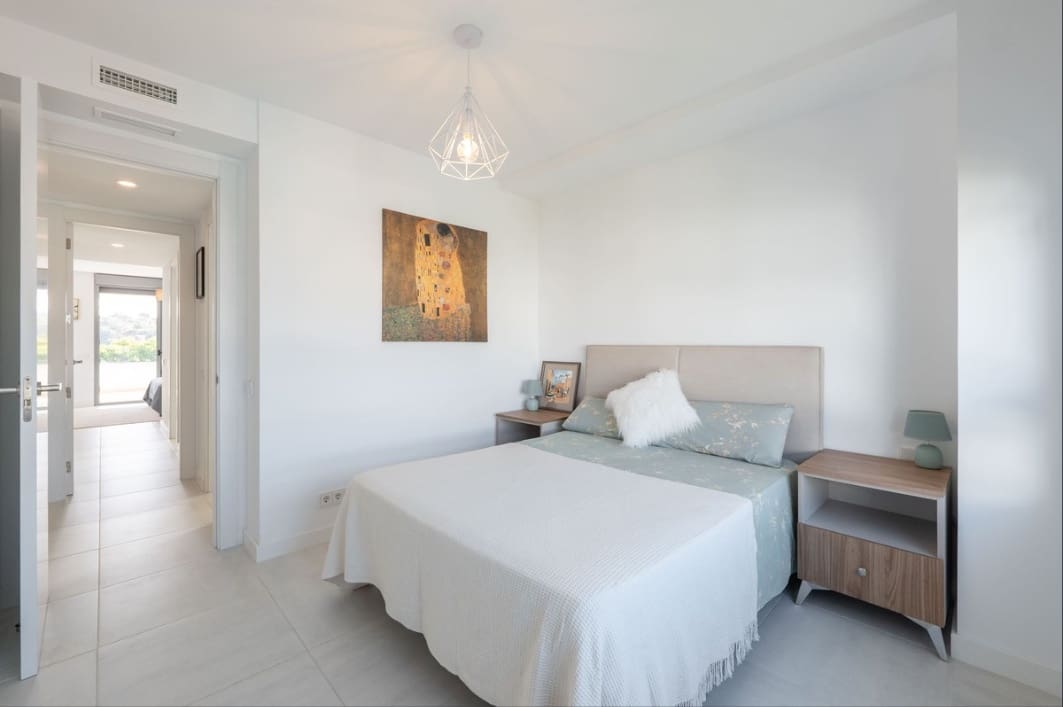 2 sovrum Lägenhet till salu i Estepona med pool - 495 000 € (Ref: 9814035)