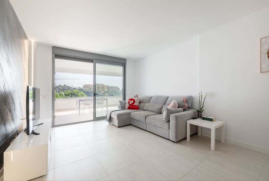 2 sovrum Lägenhet till salu i Estepona med pool - 495 000 € (Ref: 9814035)