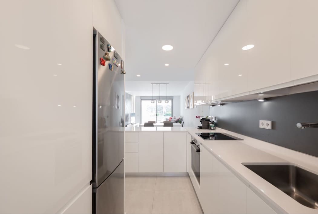 2 sovrum Lägenhet till salu i Estepona med pool - 495 000 € (Ref: 9814035)