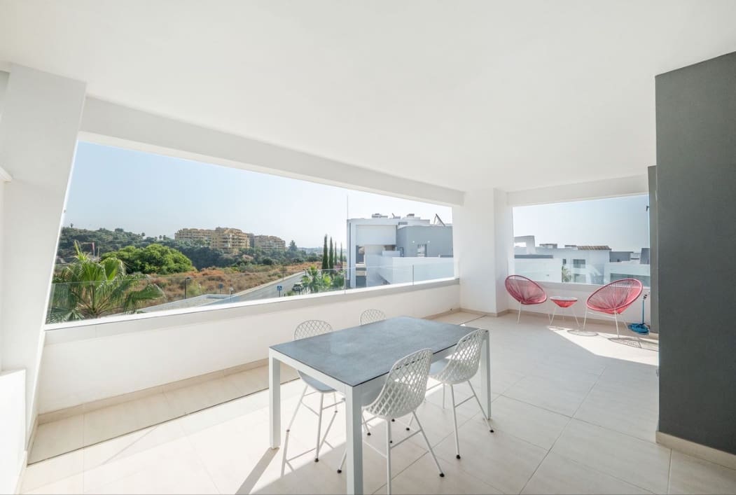 2 sovrum Lägenhet till salu i Estepona med pool - 495 000 € (Ref: 9814035)