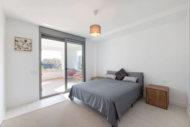 2 sovrum Lägenhet till salu i Estepona med pool - 495 000 € (Ref: 9814035)