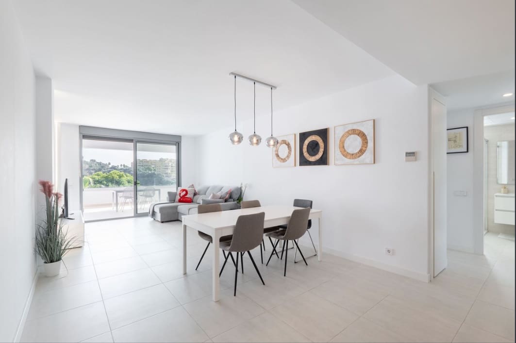 2 sovrum Lägenhet till salu i Estepona med pool - 495 000 € (Ref: 9814035)