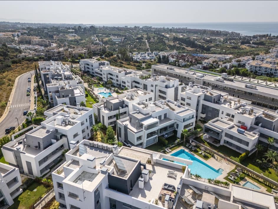 2 sovrum Lägenhet till salu i Estepona med pool - 495 000 € (Ref: 9814035)