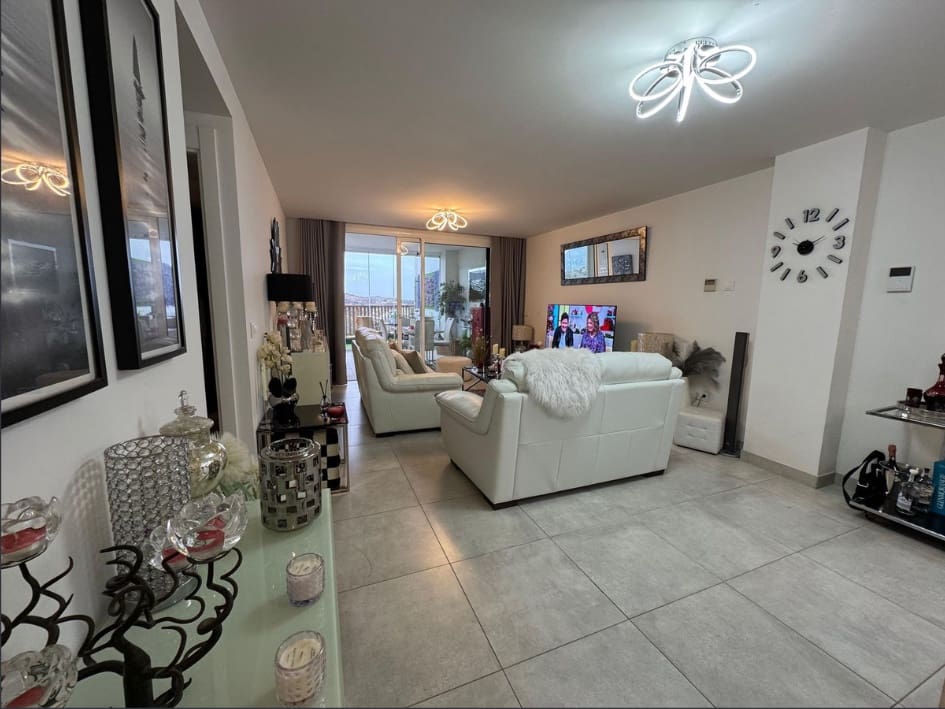3 bedroom Apartment for sale in La Cala de Mijas with pool - € 499,000 (Ref: 9814038)