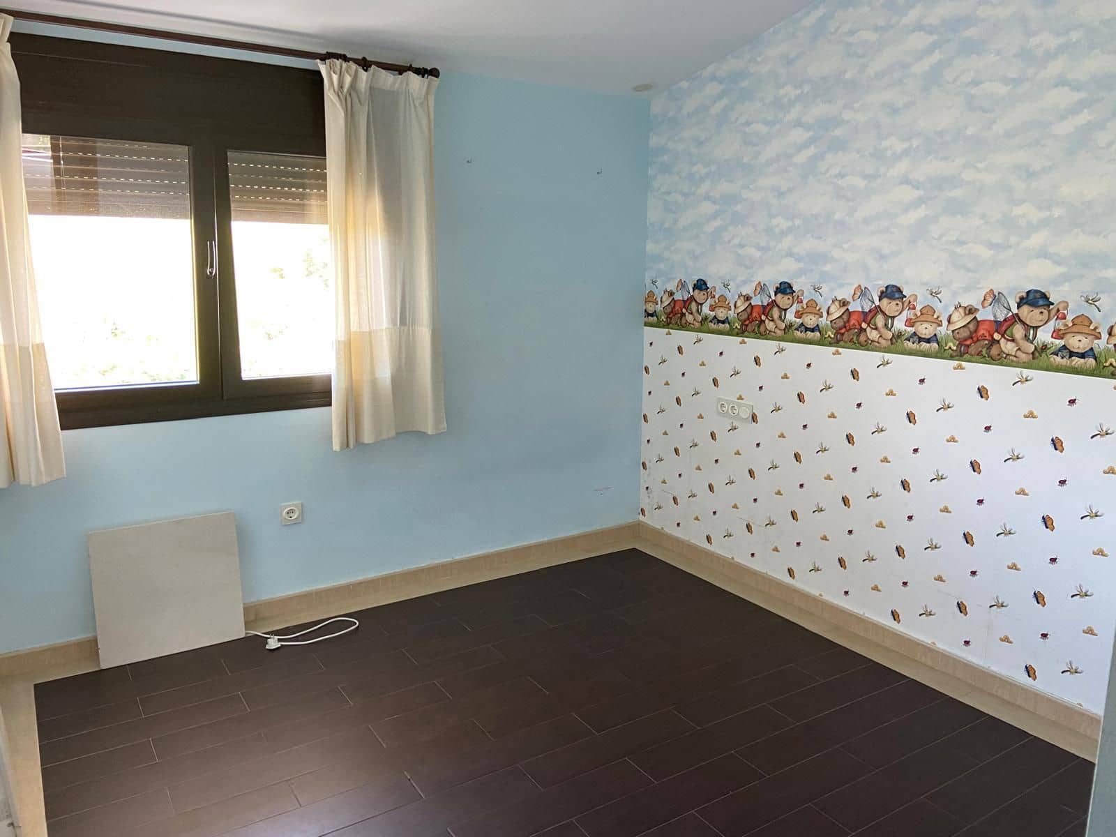 4 quarto Penthouse para venda em Estepona com piscina - 410 000 € (Ref: 9814041)