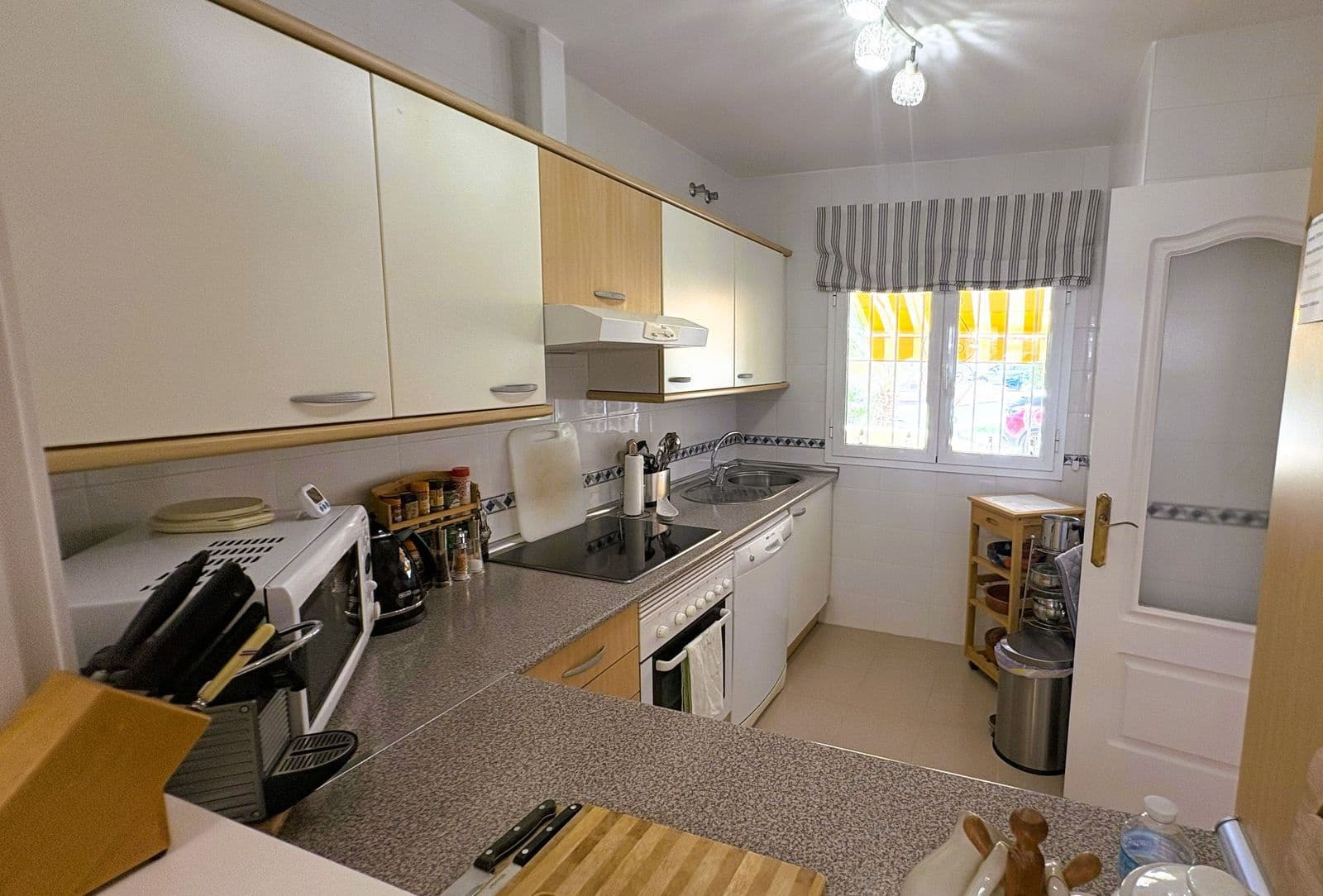 3 sypialnia Dom na sprzedaż w La Duquesa / Puerto de la Duquesa z basenem - 385 000 € (Ref: 9814046)