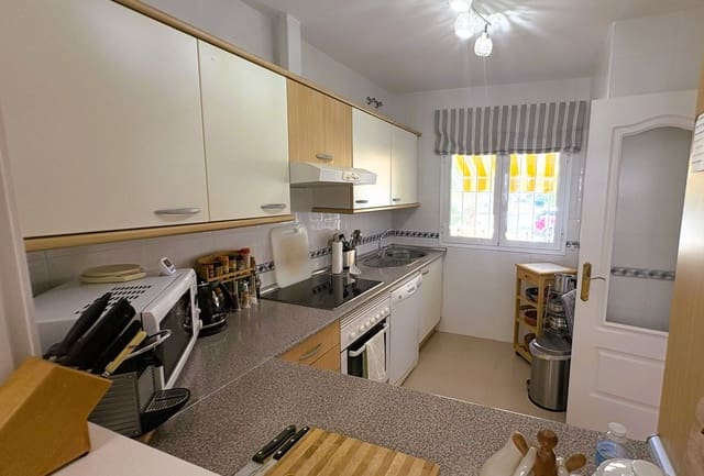 3 sypialnia Dom na sprzedaż w La Duquesa / Puerto de la Duquesa, Manilva z basenem - 385 000 € (Ref: 9814046)