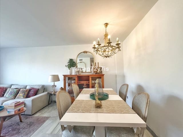 Apartamento de 2 habitaciones en Estepona en venta con piscina - 355.000 € (Ref: 9814049)